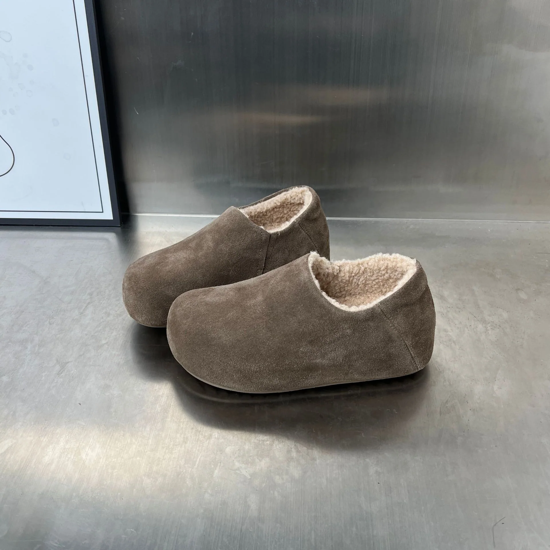 Damen Kuschelige Hausschuhe mit weichem Fleecefutter und rutschfester Sohle Heidi Mode - Image 2