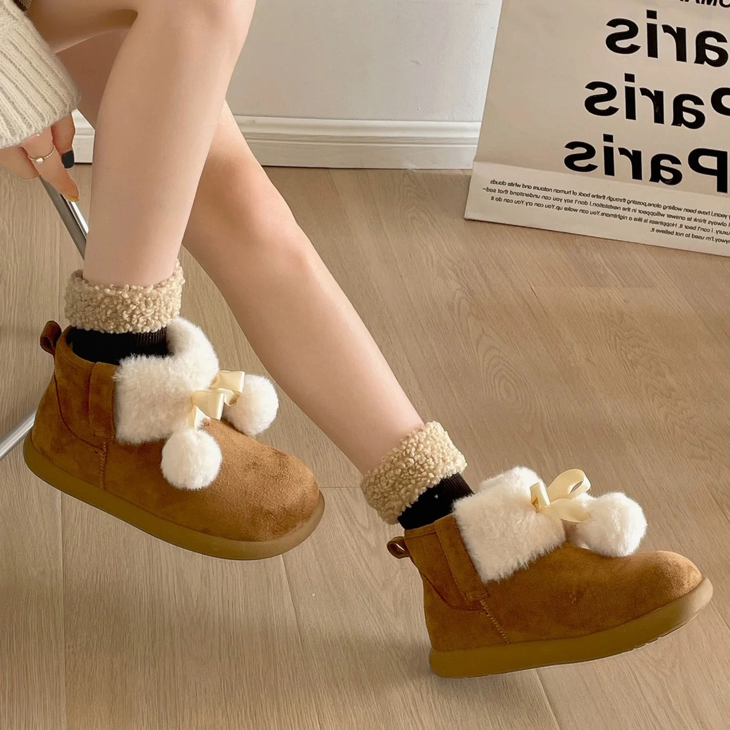 Damen Kuschelige Winterstiefel mit flauschigem Innenfutter und dekorativem Pompon Heidi Mode - Image 4