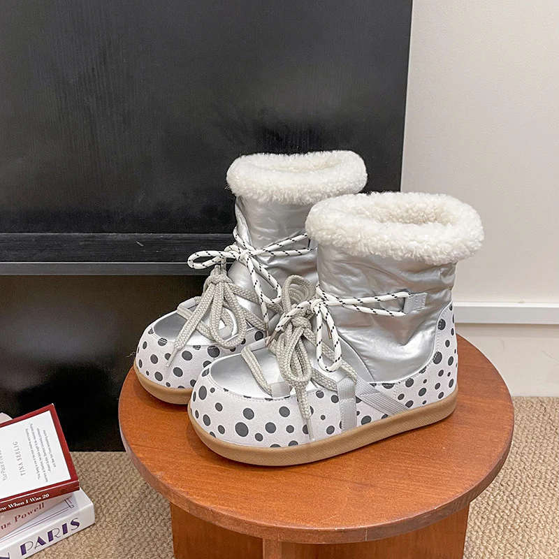 Damen Kuschelige Winterstiefel mit modischem Polka-Dot Design und weichem Kunstfellkragen Heidi Mode - Image 4
