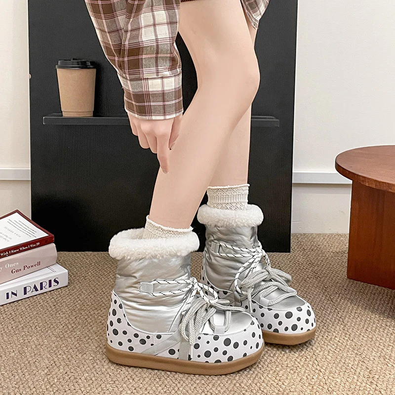 Damen Kuschelige Winterstiefel mit modischem Polka-Dot Design und weichem Kunstfellkragen Heidi Mode - Image 7