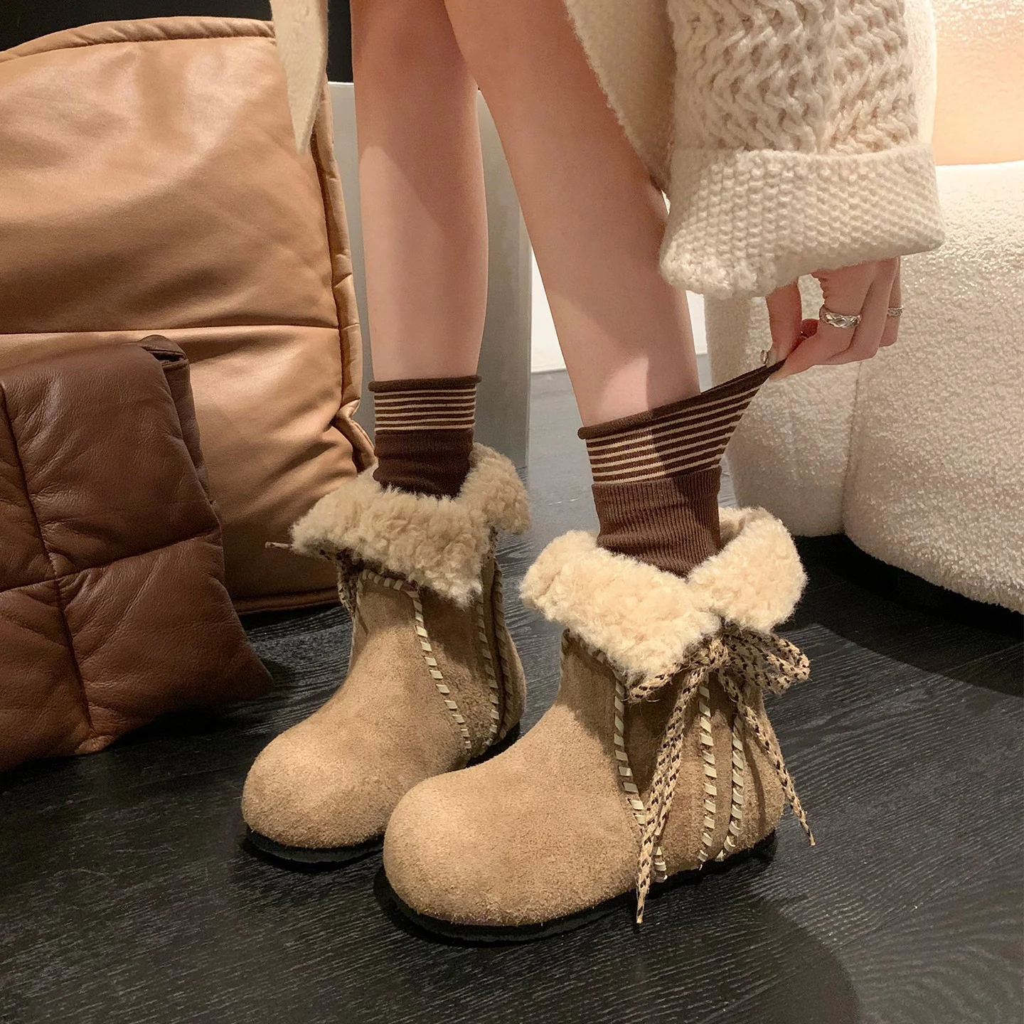 Damen Kuschelige Winterstiefel mit weichem Futter und modischer Schnürung Heidi Mode - Image 2