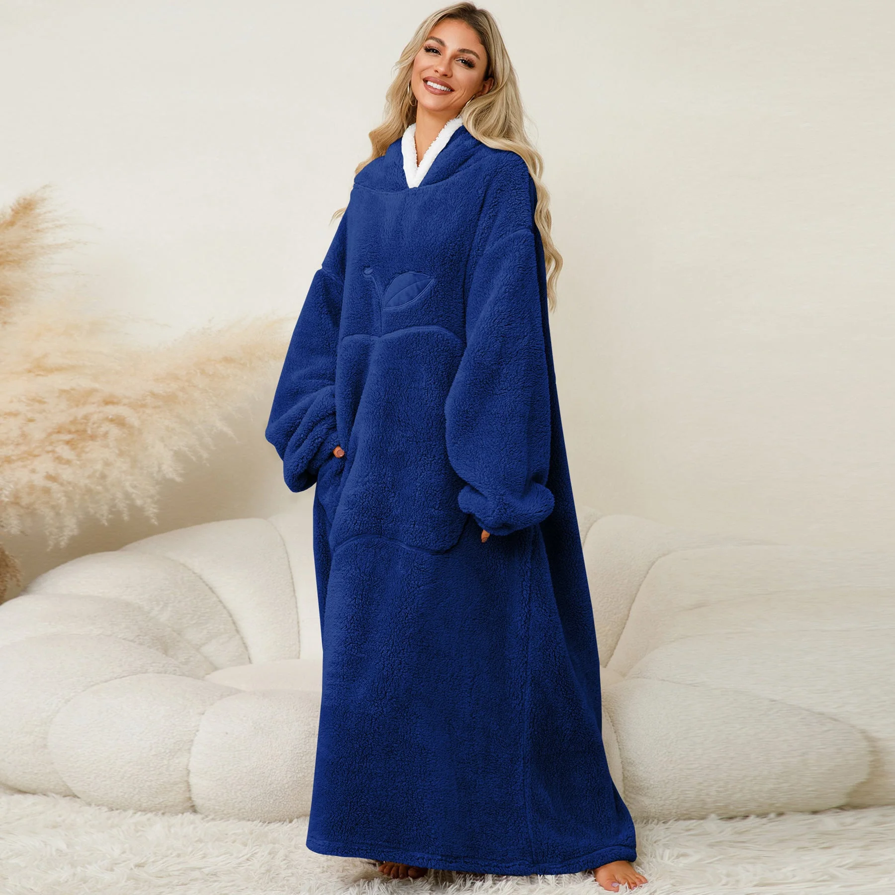Damen Kuscheliger Hoodie-Decke mit Großen Taschen und Kontrastierendem Innenfutter Heidi-Mode - Image 3