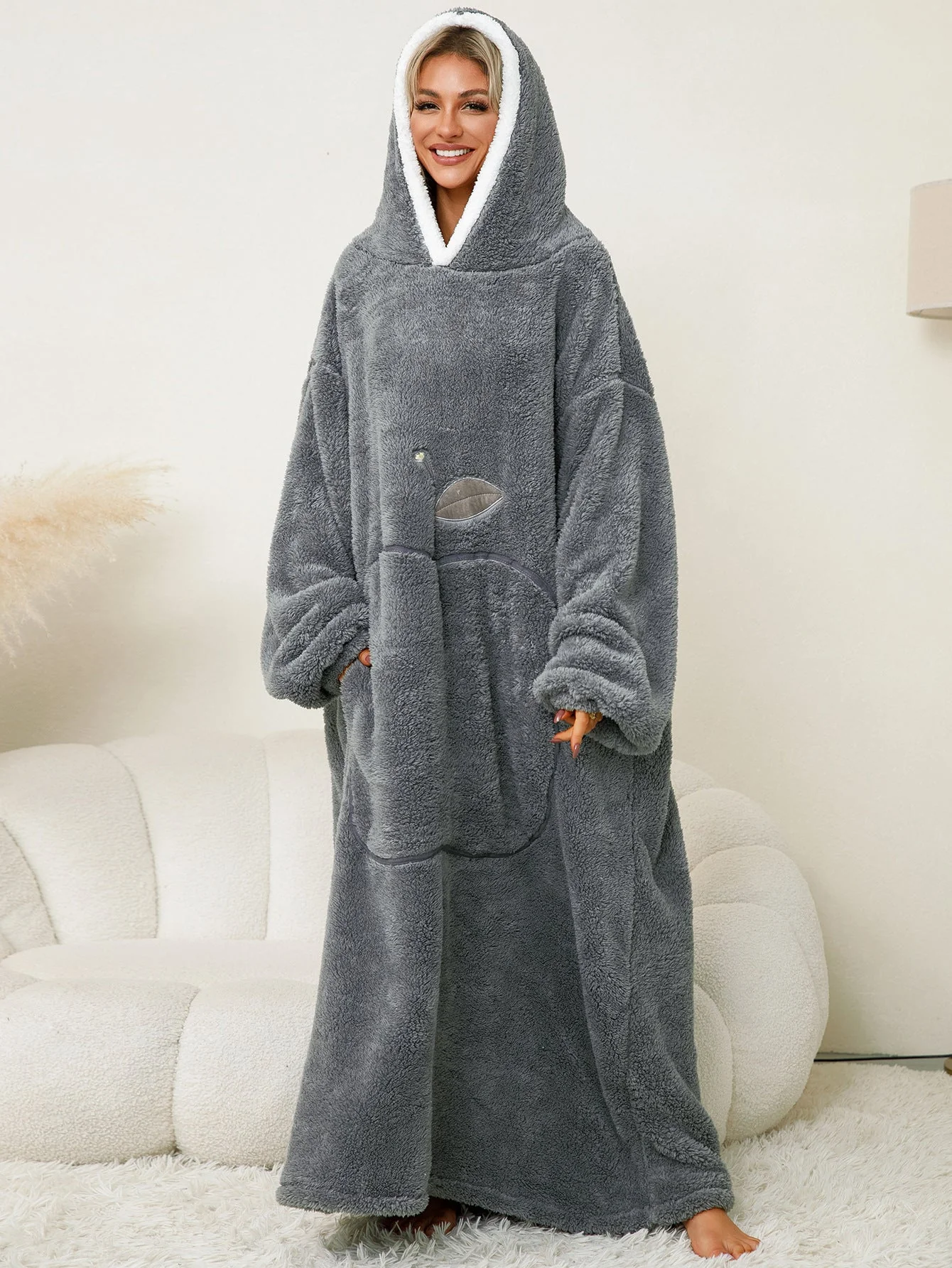 Damen Kuscheliger Hoodie-Decke mit Großen Taschen und Kontrastierendem Innenfutter Heidi-Mode - Image 6