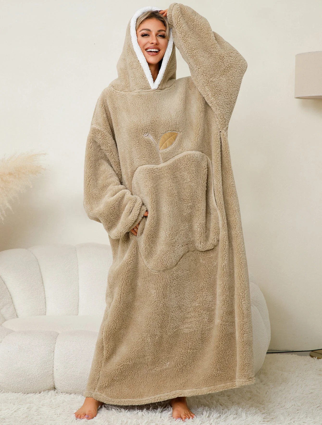 Damen Kuscheliger Hoodie-Decke mit Großen Taschen und Kontrastierendem Innenfutter Heidi-Mode - Image 8