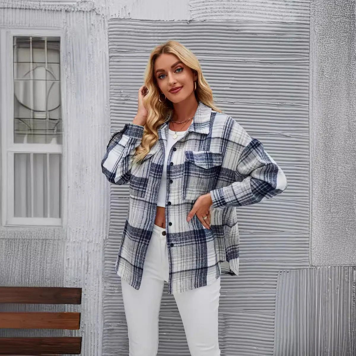 Damen Lässige Flanellhemdjacke mit Karriertem Design und Praktischen Brusttaschen Heidi-Mode - Image 2