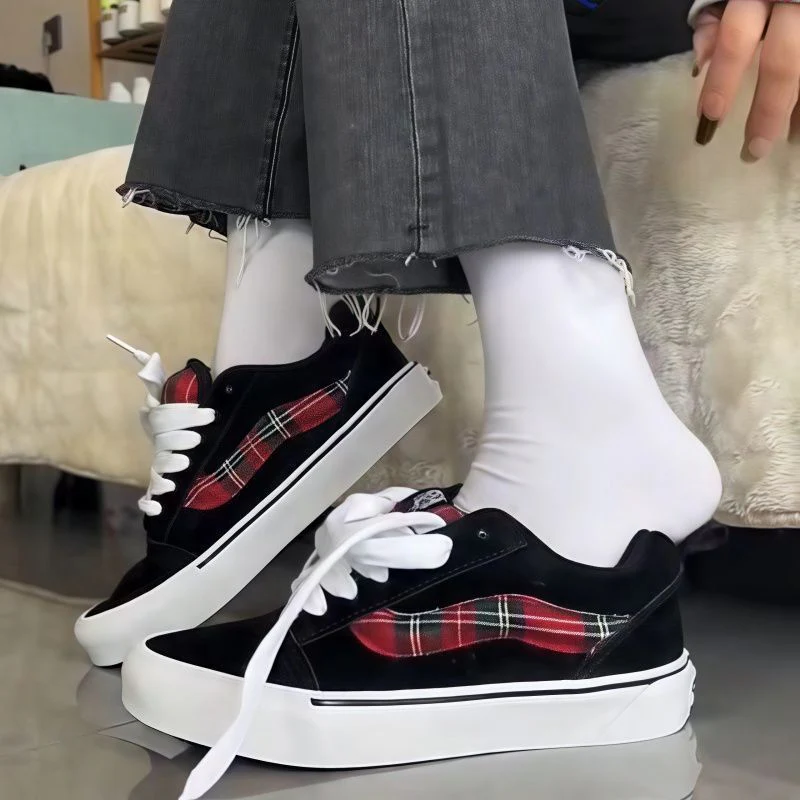 Damen lässige Sneaker mit kariertem Design und bequemer Sohle Heidi Mode - Image 4
