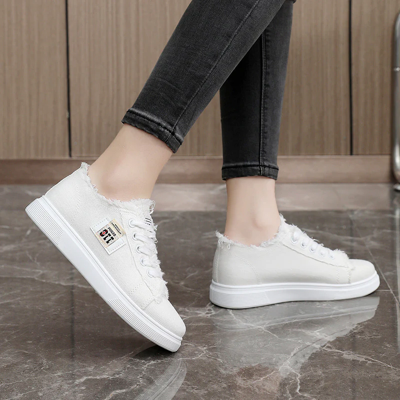 Damen lässige Sneaker mit modischem Used-Look und elastischem Schnürsystem Heidi Mode - Image 4