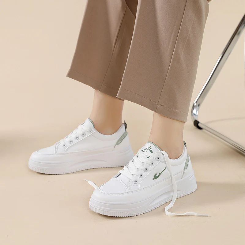 Damen lässige Sneakers mit dämpfendem Fußbett und stylischem Logo Heidi Mode - Image 4