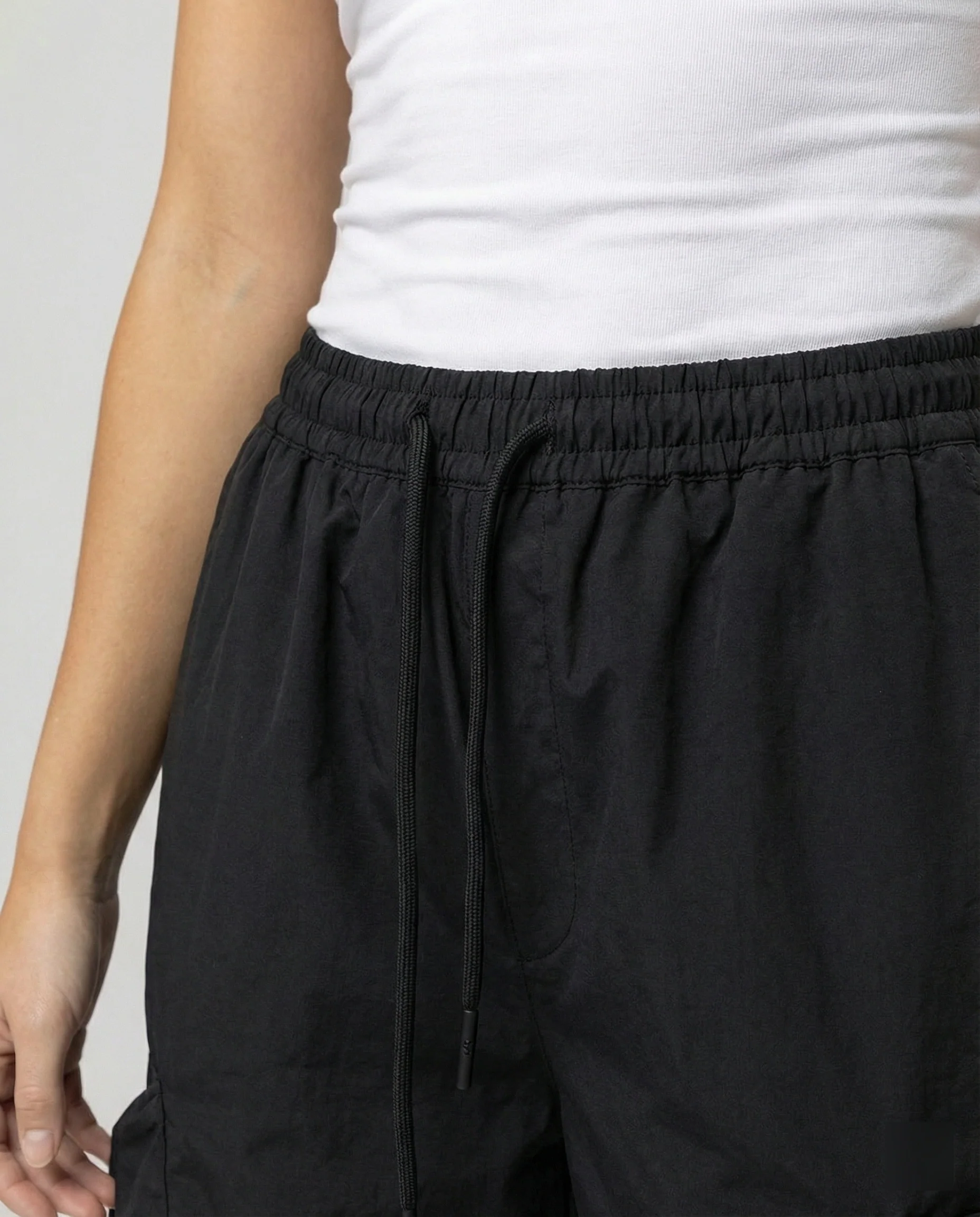 Damen lässige Utility-Palazzohose mit hohem Komfortbund, aufgesetzten Mehrfachtaschen und abgesteppten Kniefalten Heidi-Mode - Image 3