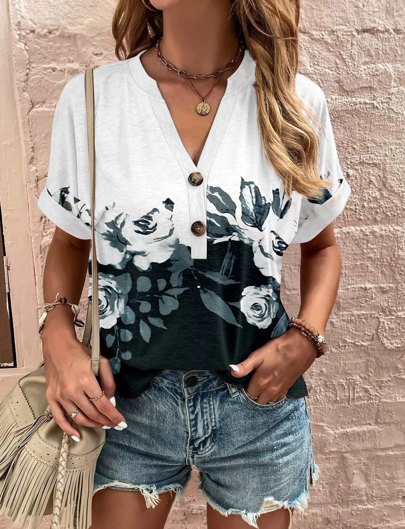 Damen Lässiges Kurzärmliges Blusenshirt mit Verspieltem Paisleymuster und Modernen Knopfdetails Heidi-Mode - Image 2