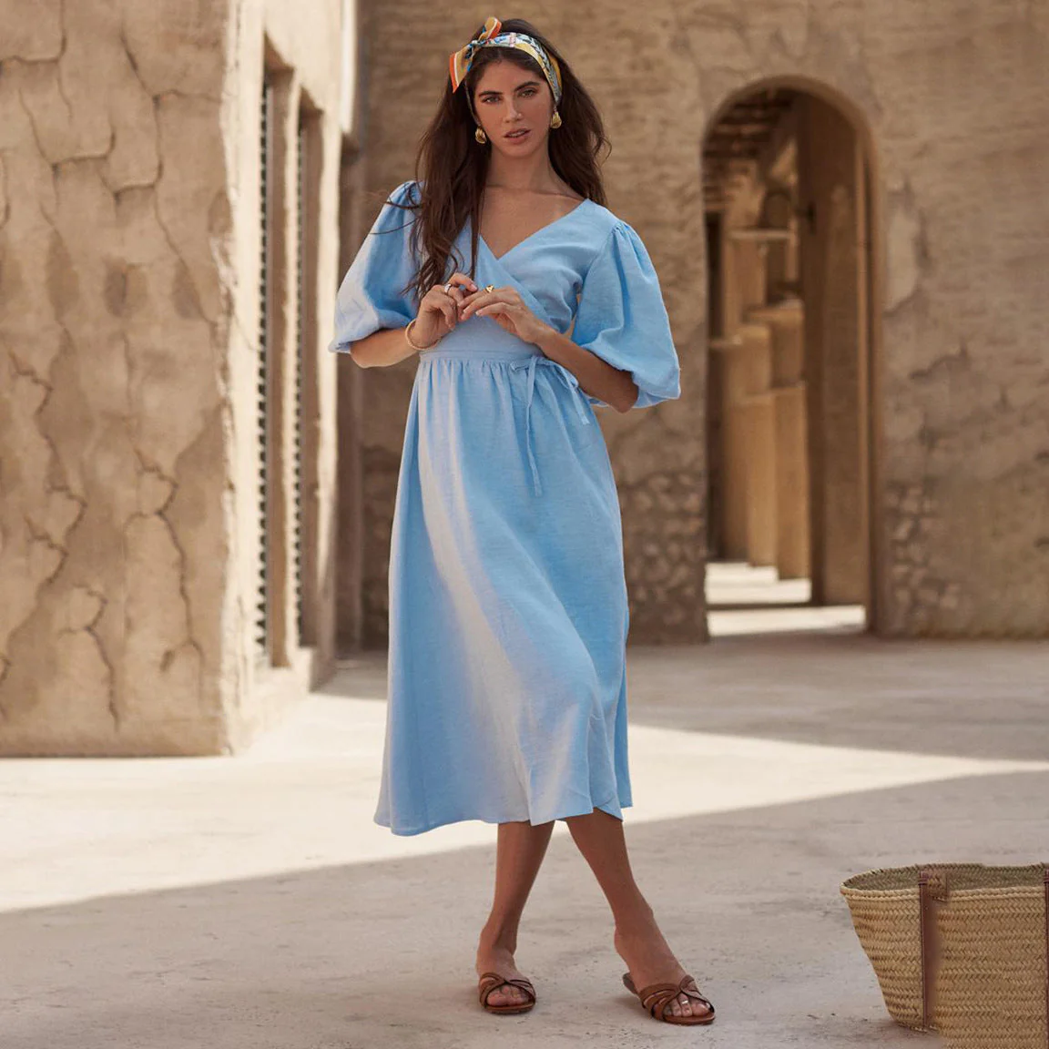 Damen Lässiges Leinenkleid mit Ballonärmeln und Tailliertem Gürtel Heidi-Mode - Image 9