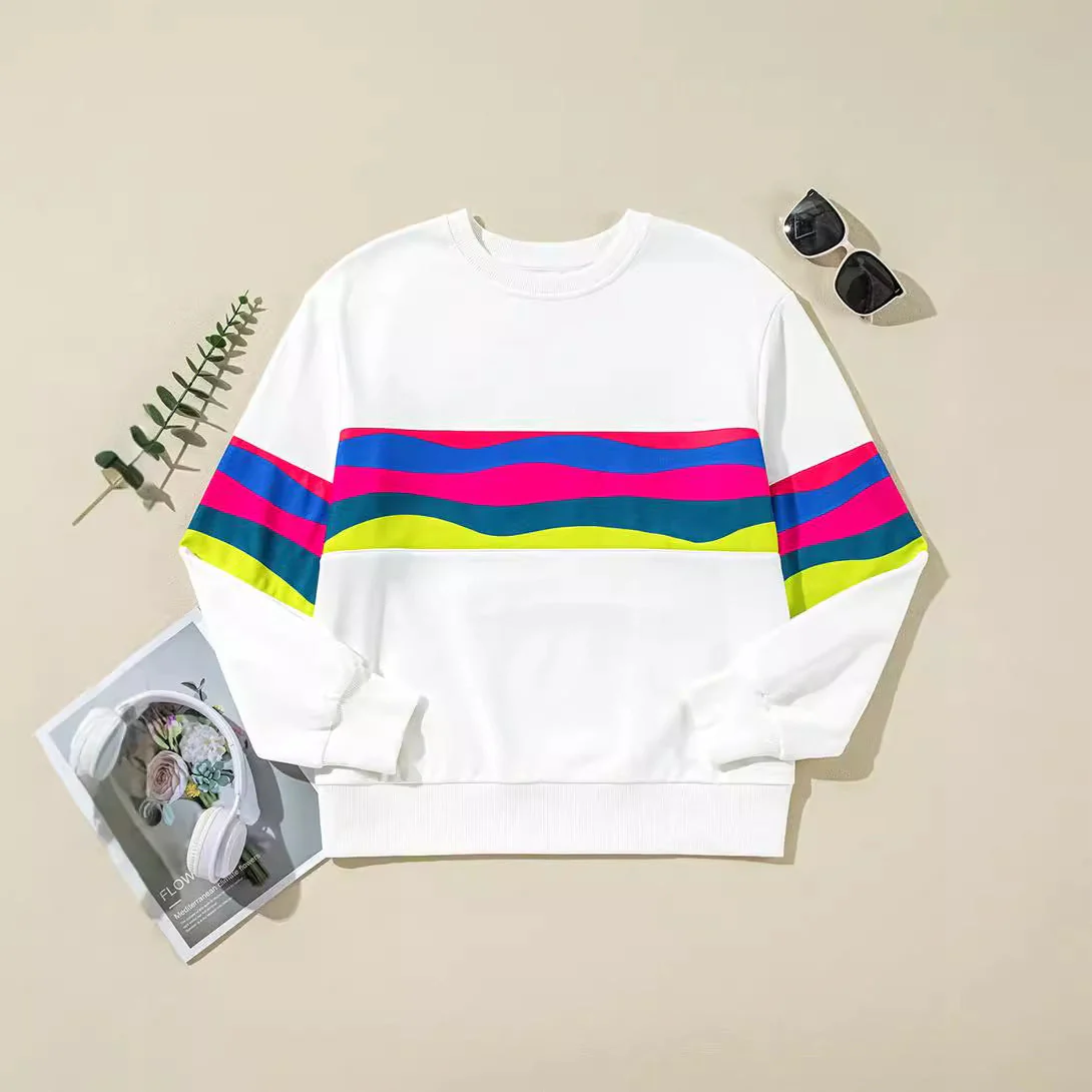 Damen Lässiges Oversized-Sweatshirt mit Bunten Streifen und Tieferem Rundhalsausschnitt Heidi-Mode - Image 4