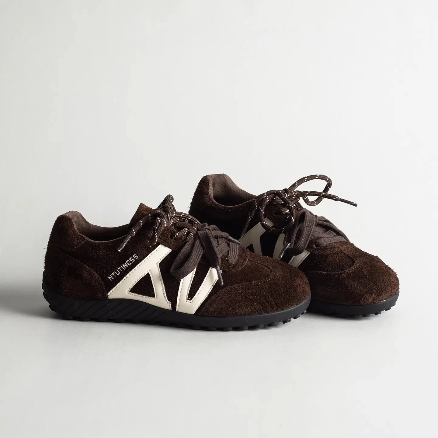 Damen Lauf Sneakers mit Sportlichem Design und Hochwertigem Wildleder Heidi Mode - Image 4