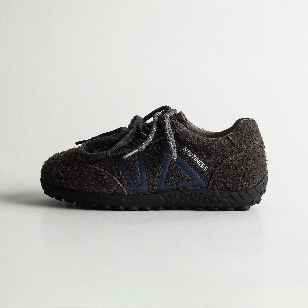 Damen Lauf Sneakers mit Sportlichem Design und Hochwertigem Wildleder Heidi Mode - Image 8