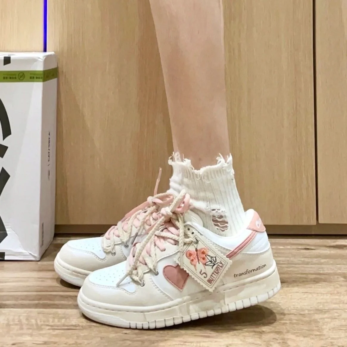Damen Lifestyle Sneakers mit moderner Schnürung und hochwertigem Obermaterial Heidi Mode - Image 3