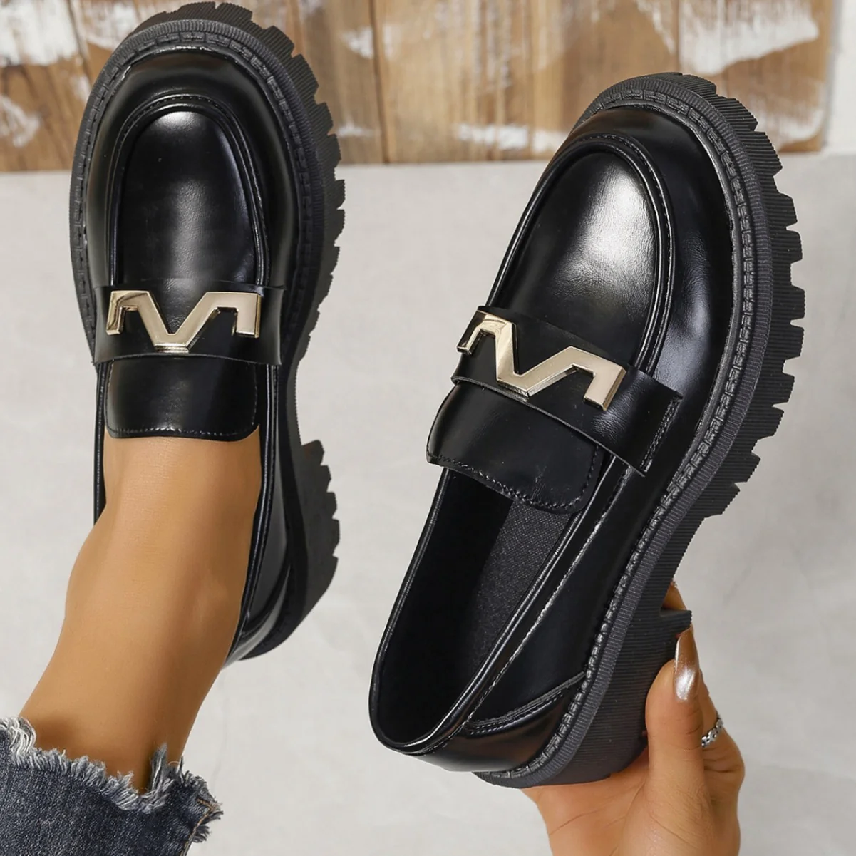 Damen Loafers mit robustem Profilsohle und modischem Schnallen-Detail Heidi Mode - Image 2