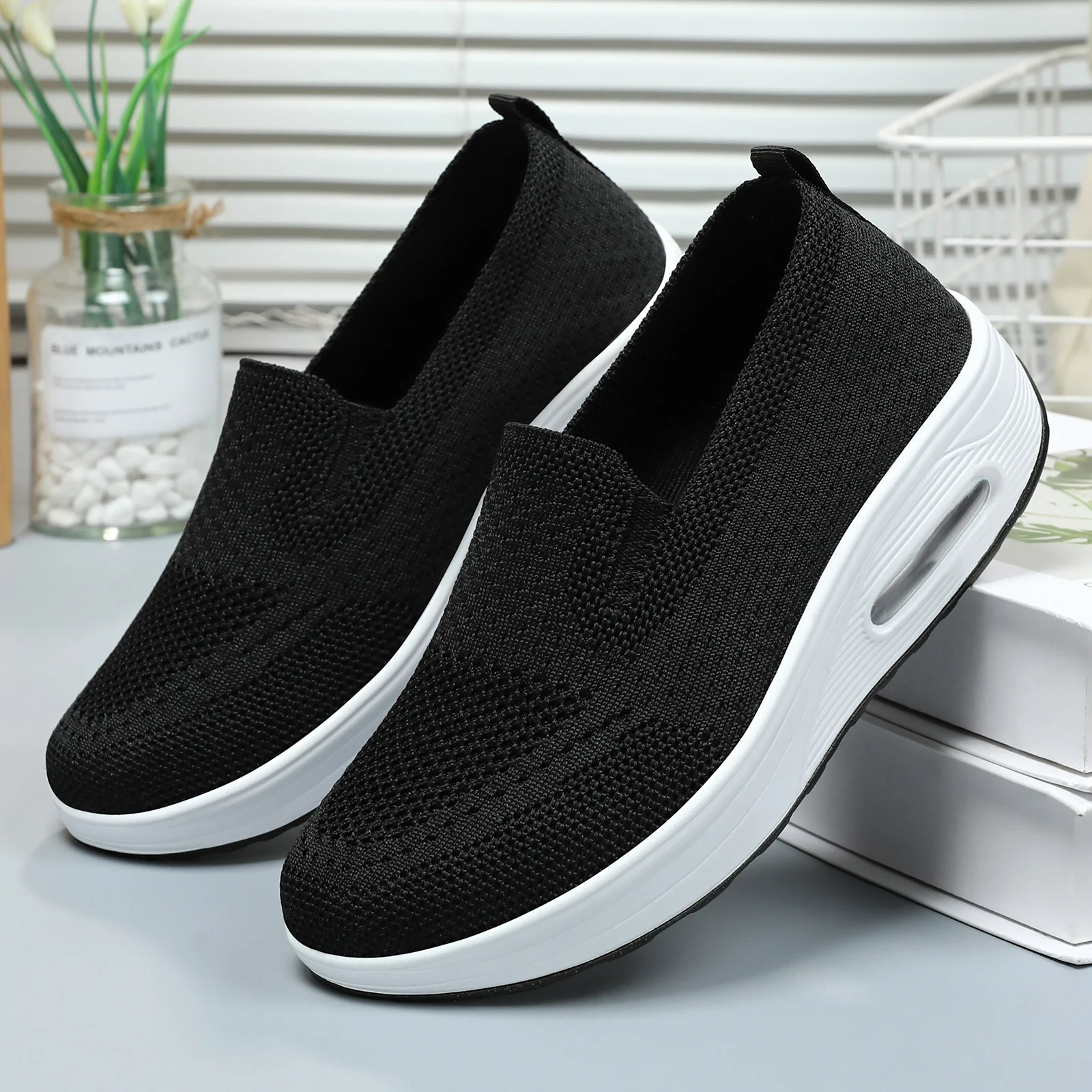 Damen Luftige Slip-On Sneakers mit innovativer Dämpfungstechnologie Heidi Mode - Image 3
