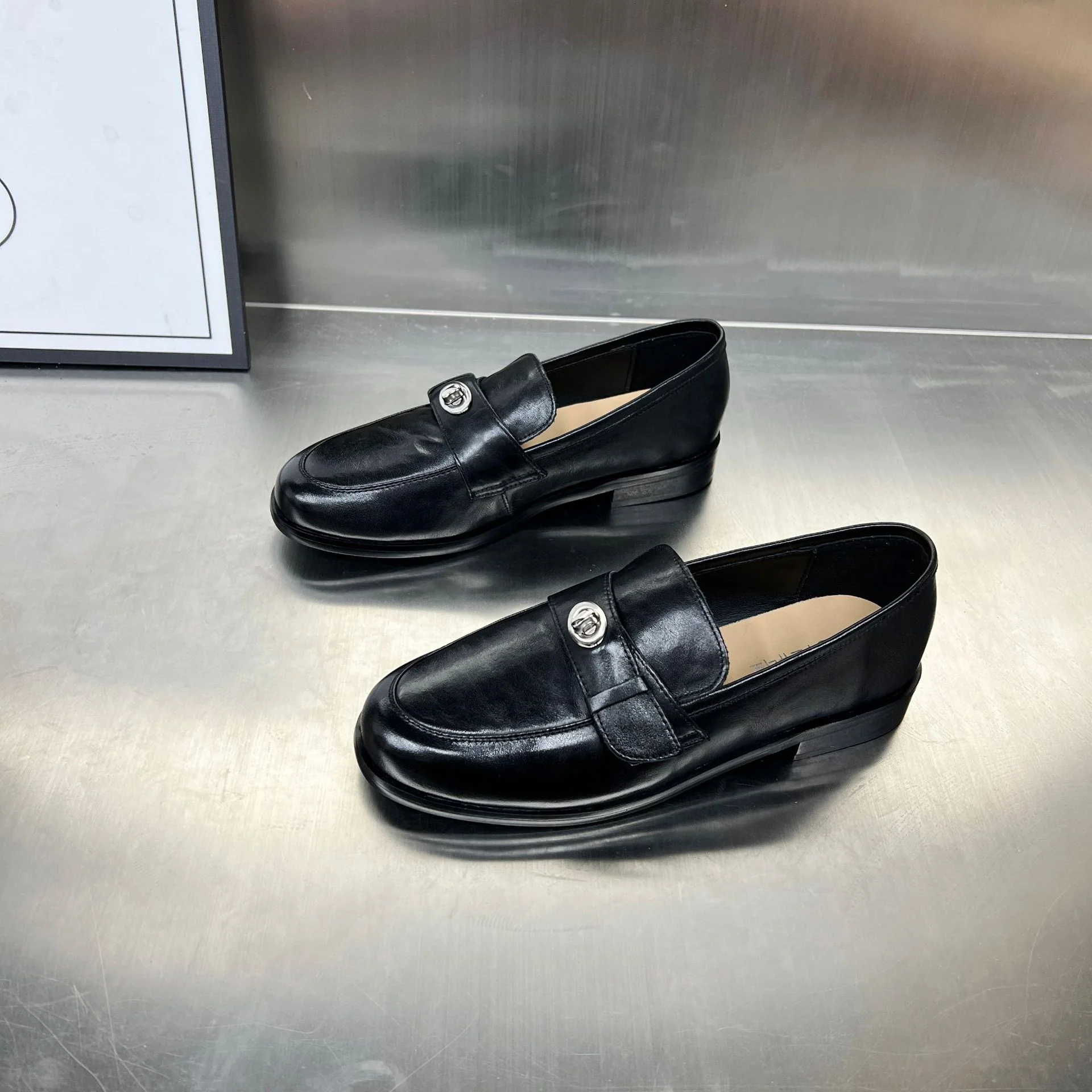 Damen Luxus-Leder Mokassins mit modischem Schmuckdetail Heidi Mode - Image 6