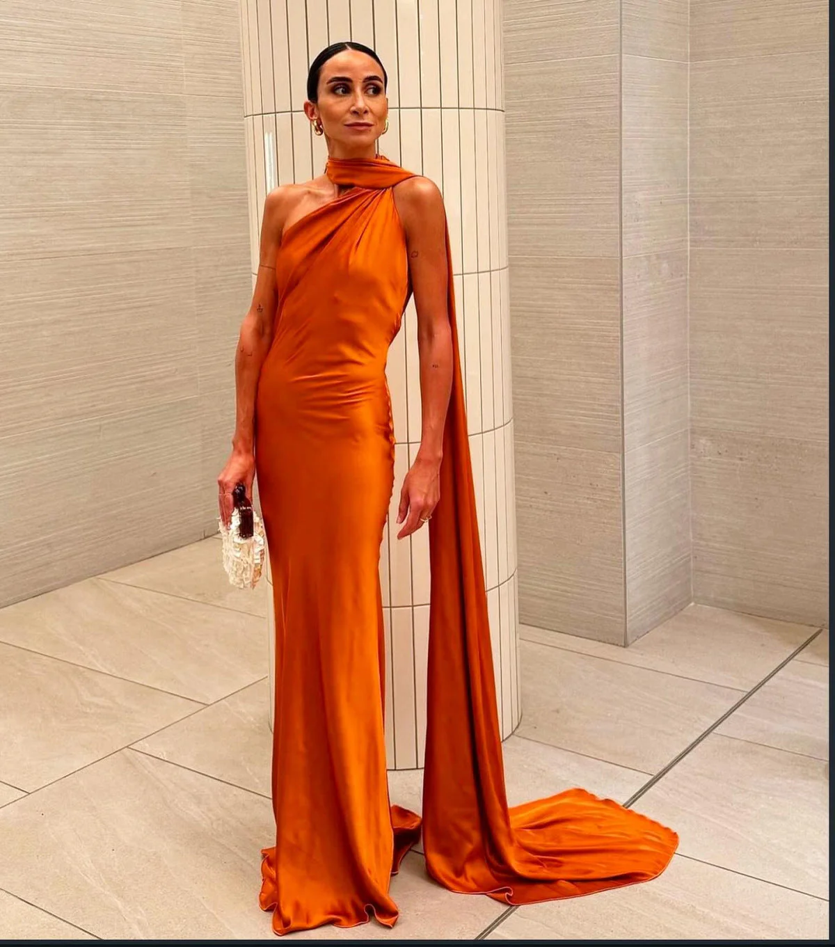 Damen Maxikleid mit Asymmetrischem Schnitt und Fließendem Stoff Heidi-Mode - Image 6