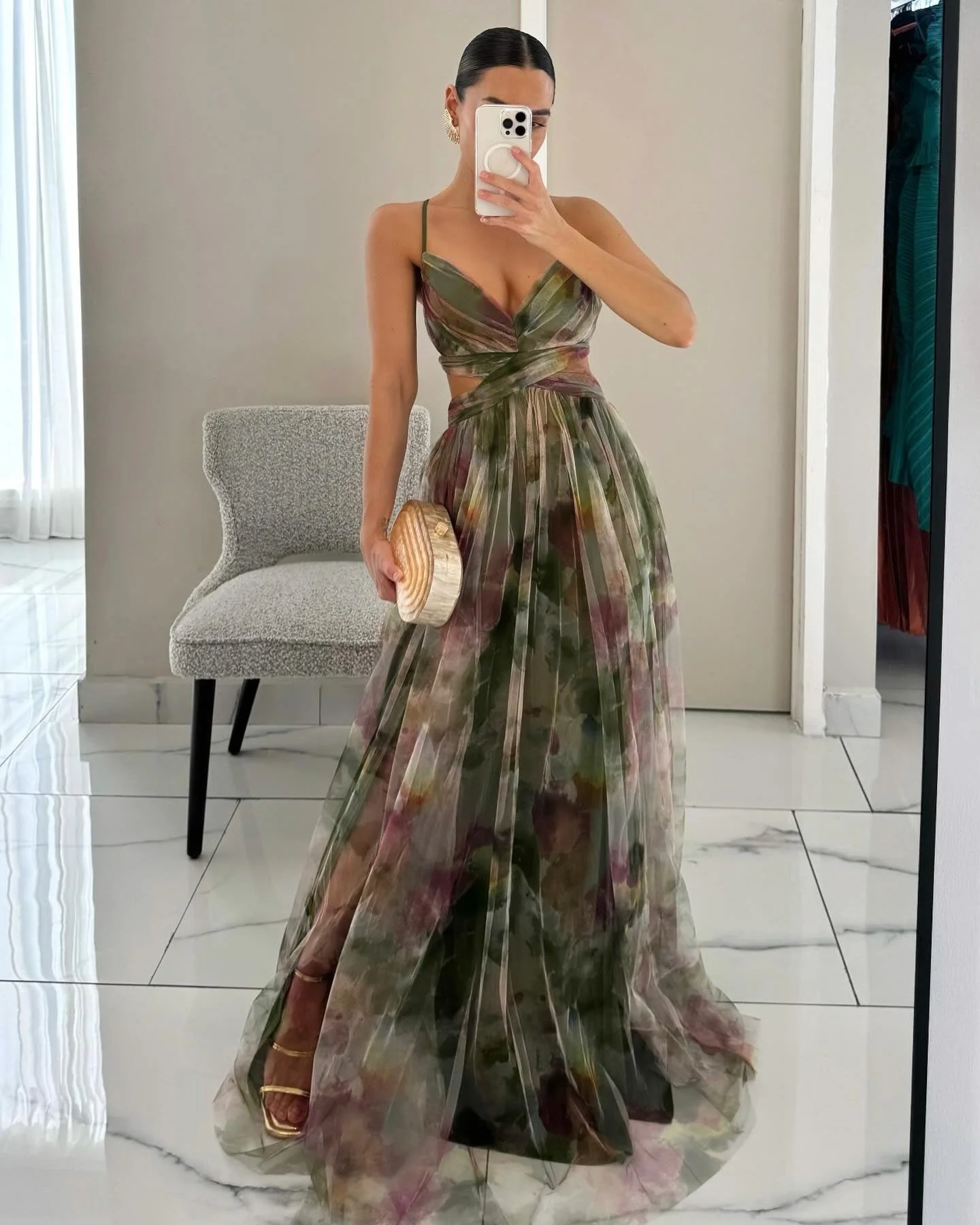 Damen Maxikleid mit Kunstvollem Wickeldesign und Transparentem Rock Heidi-Mode - Image 6