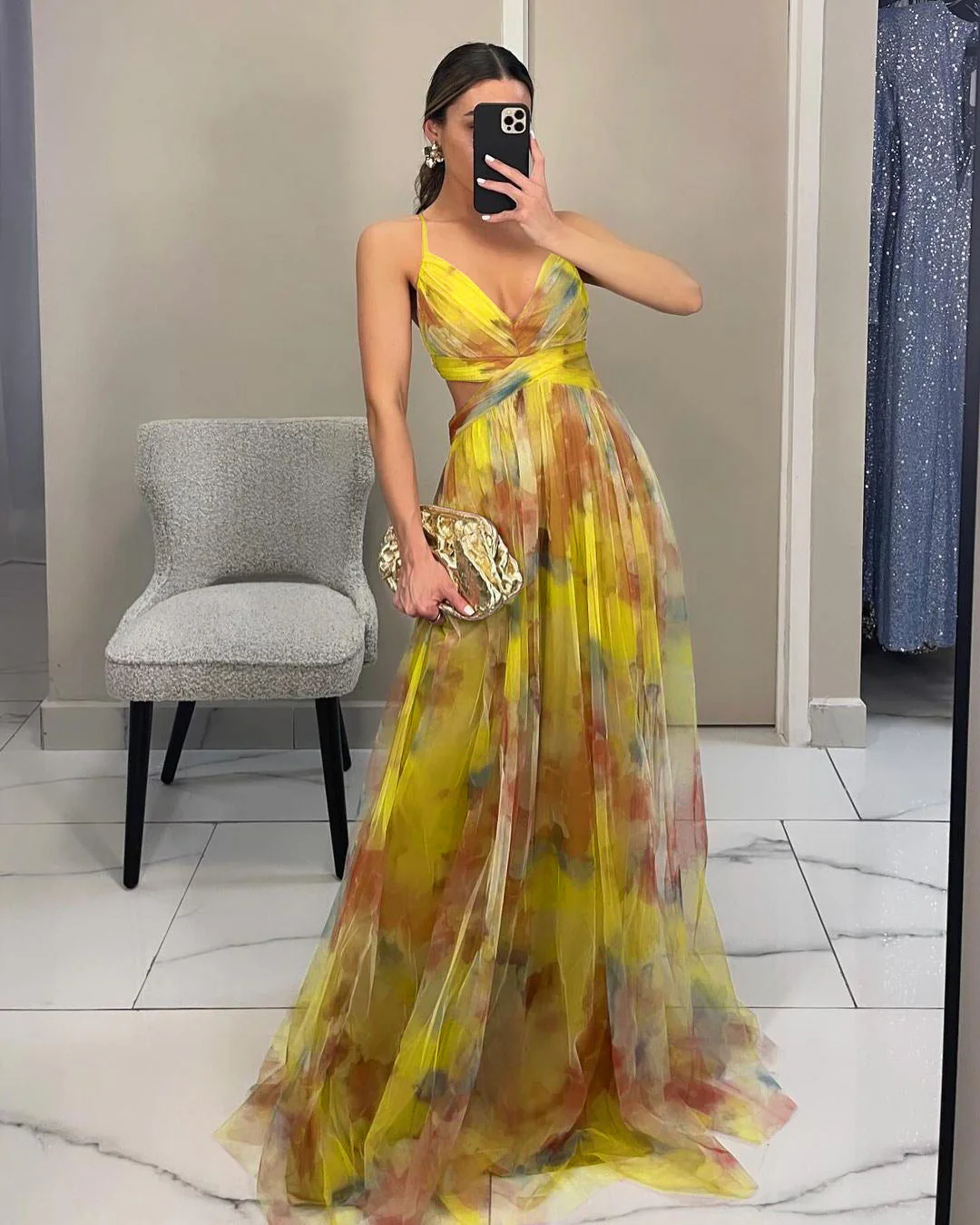 Damen Maxikleid mit Kunstvollem Wickeldesign und Transparentem Rock Heidi-Mode - Image 9