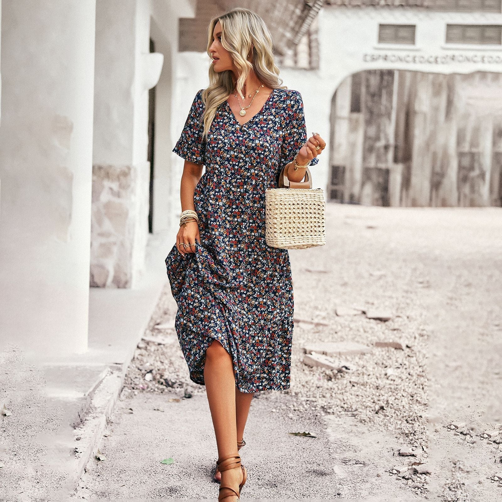 Damen Midi-Kleid mit Floralem Muster und Verspieltem V-Ausschnitt Heidi-Mode - Image 2