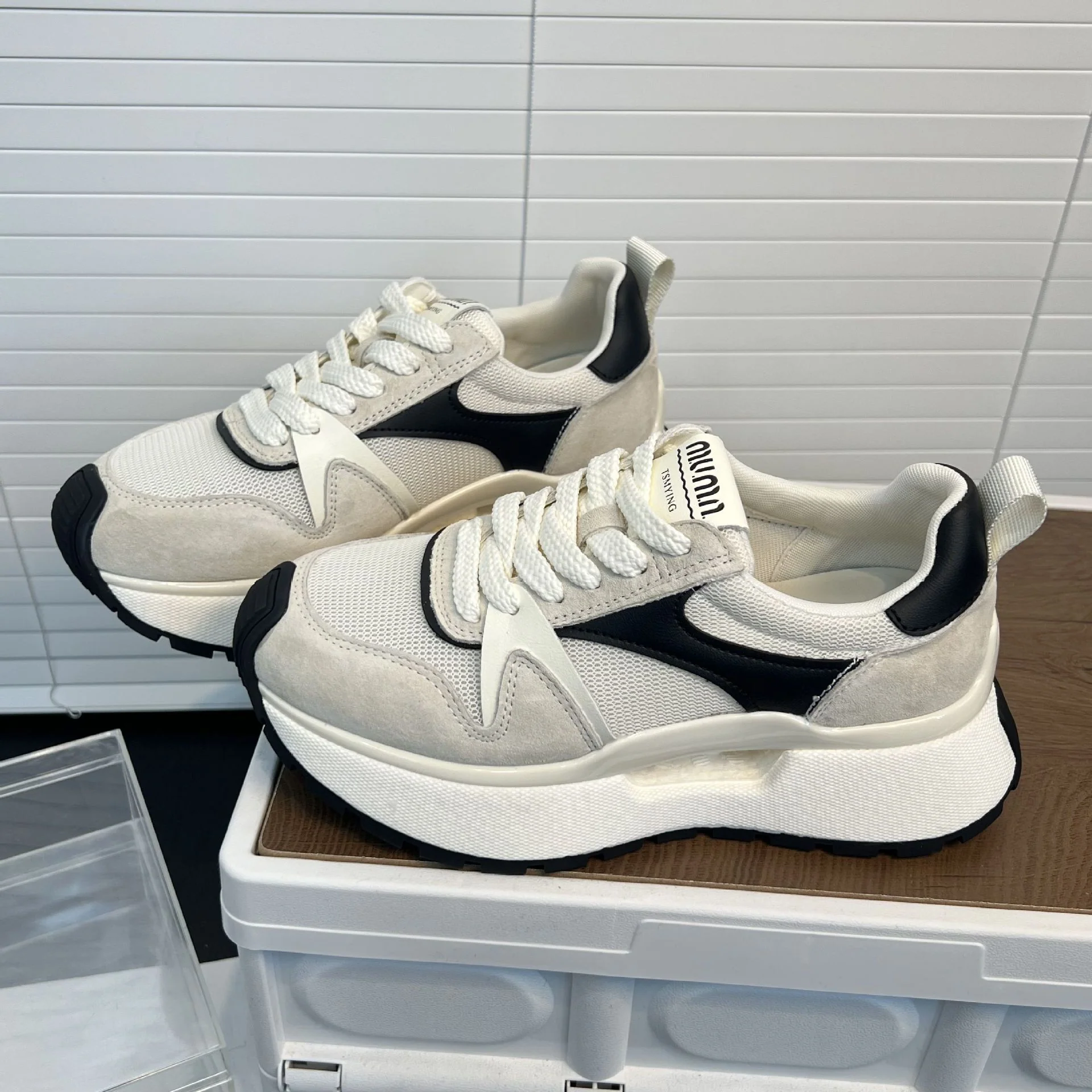 Damen moderne Chunky Sneakers mit elastischem Obermaterial und rutschfester Sohle Heidi Mode - Image 2