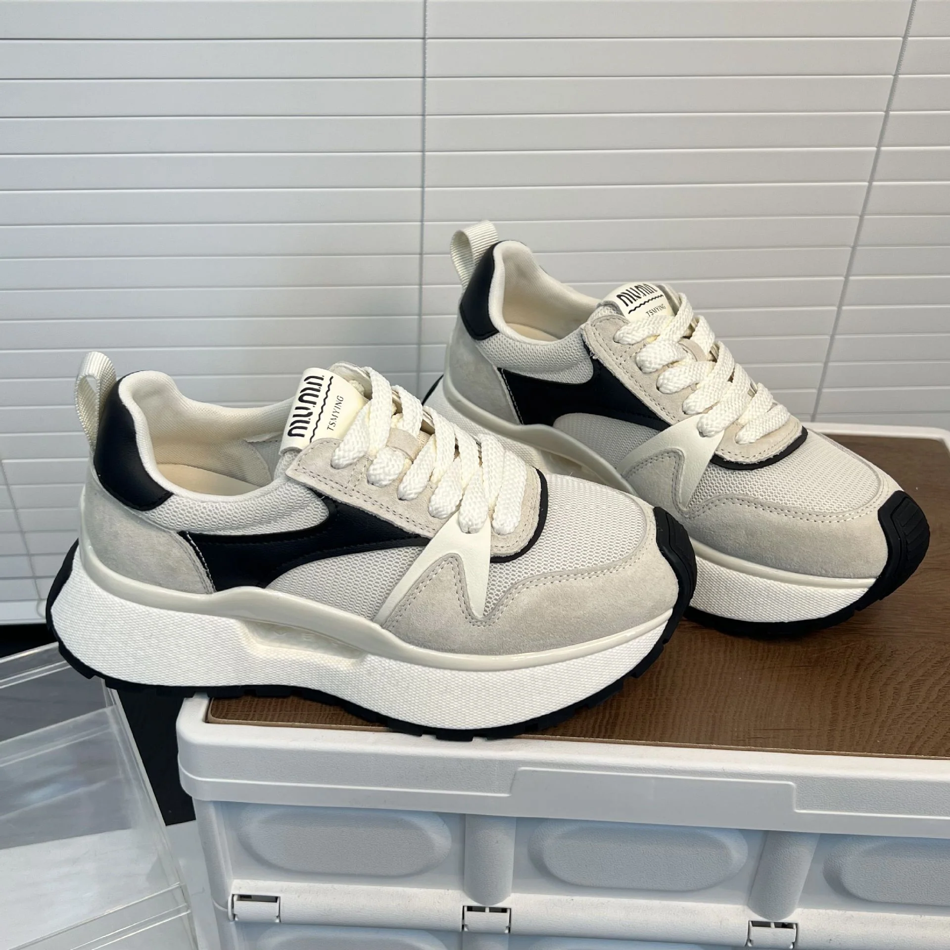 Damen moderne Chunky Sneakers mit elastischem Obermaterial und rutschfester Sohle Heidi Mode - Image 4
