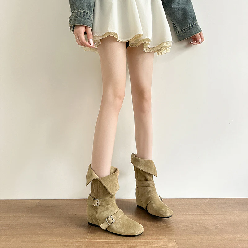 Damen Modische Ankle Boots mit ausgefallenem Klappdesign und dekorativen Schnallen Heidi Mode - Image 7