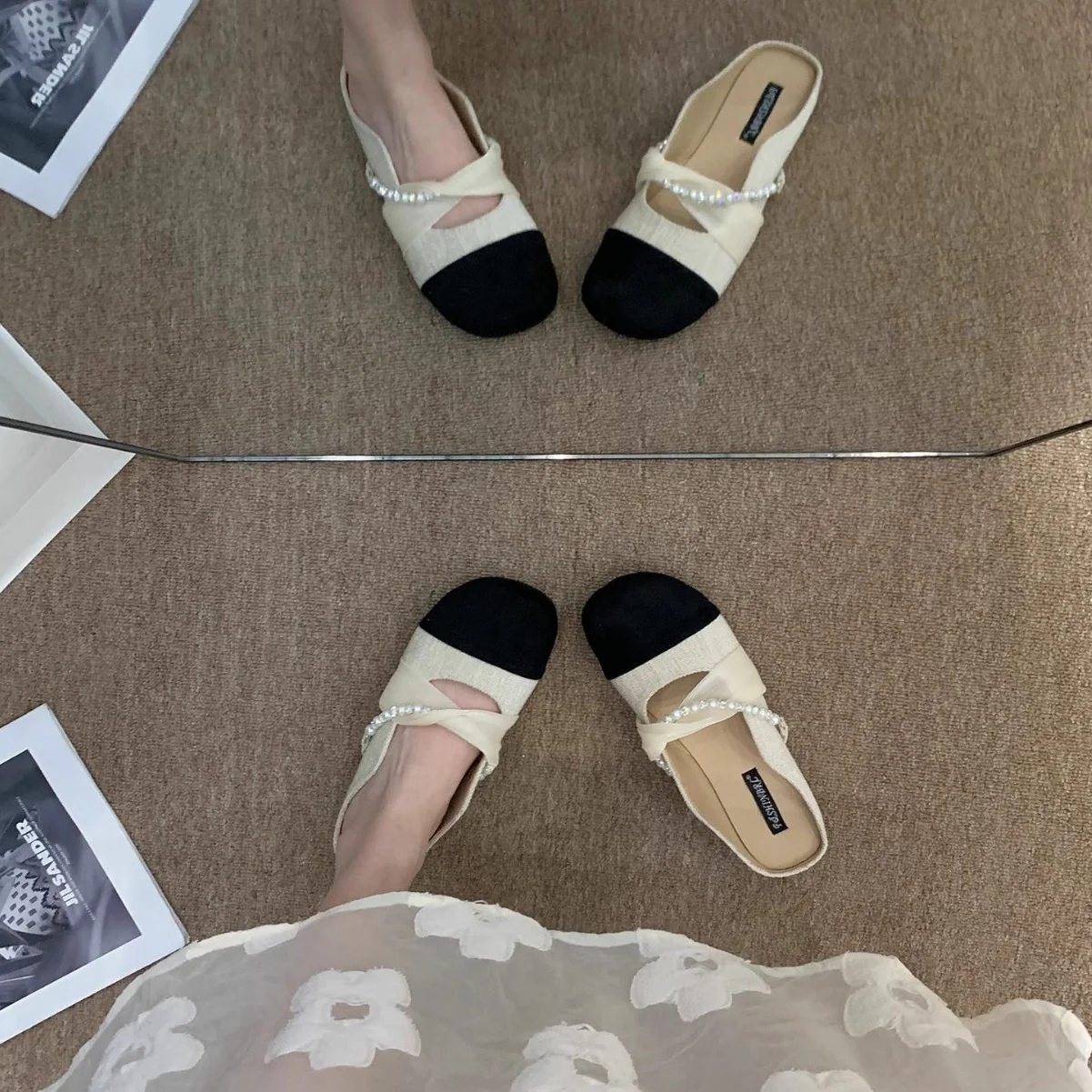 Damen Modische Ballerina-Pantoletten mit eleganter Perlenverzierung Heidi Mode - Image 2