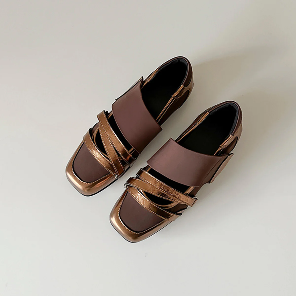 Damen Modische Ballerina-Schuhe mit dekorativen Metallic-Details Heidi Mode - Image 6