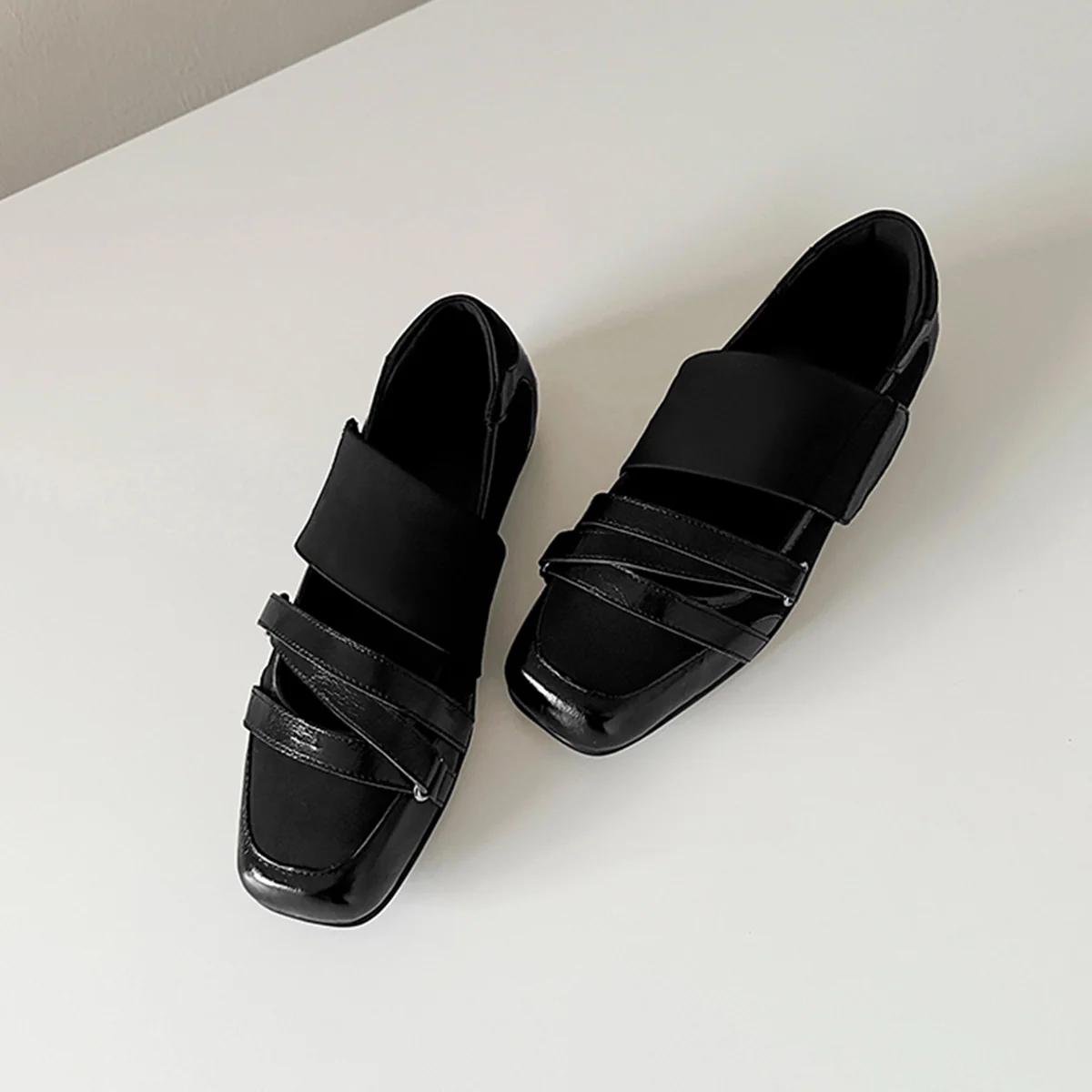 Damen Modische Ballerina-Schuhe mit dekorativen Metallic-Details Heidi Mode - Image 7