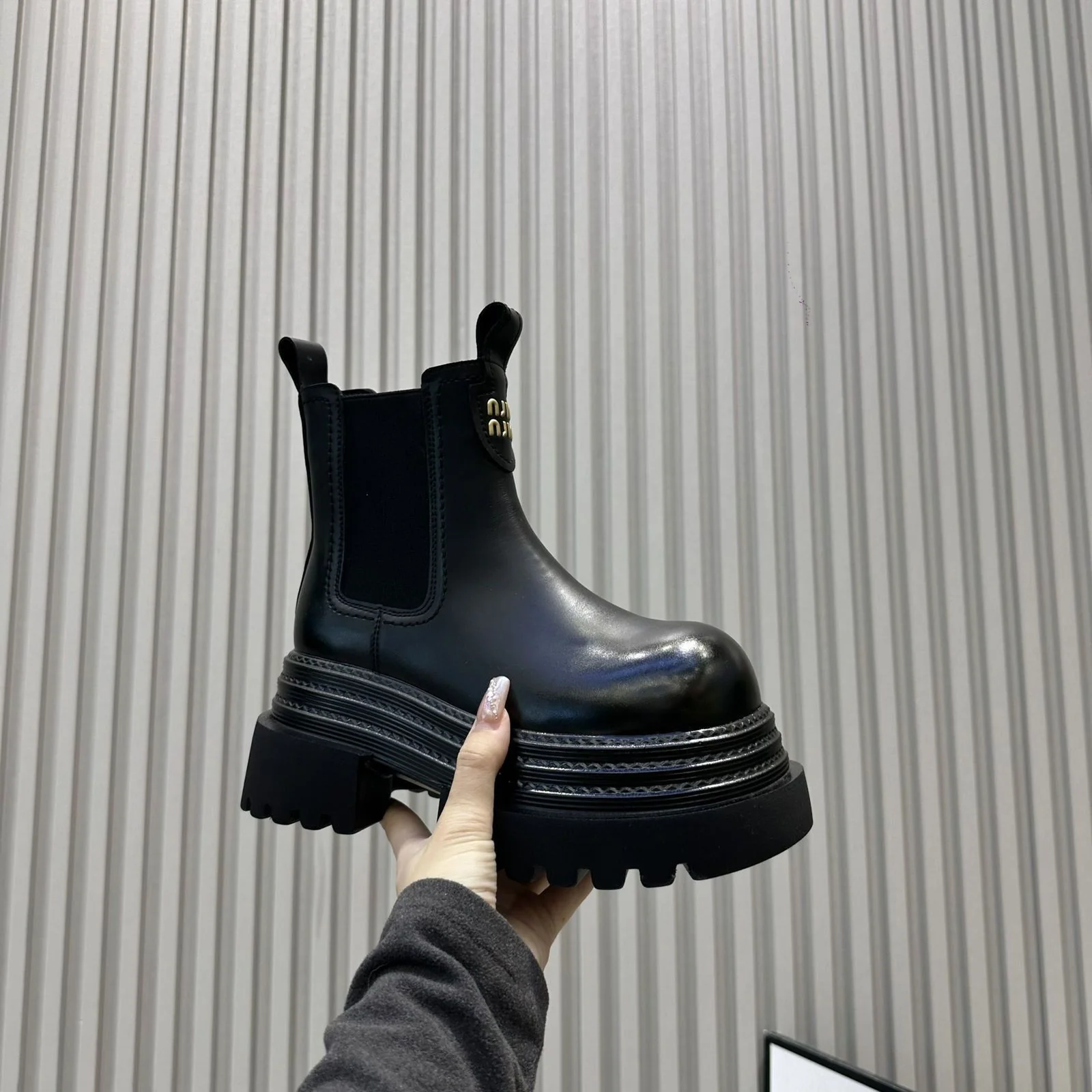 Damen Modische Chelsea-Boots mit Plateau und elastischen Einsätzen Heidi Mode - Image 6