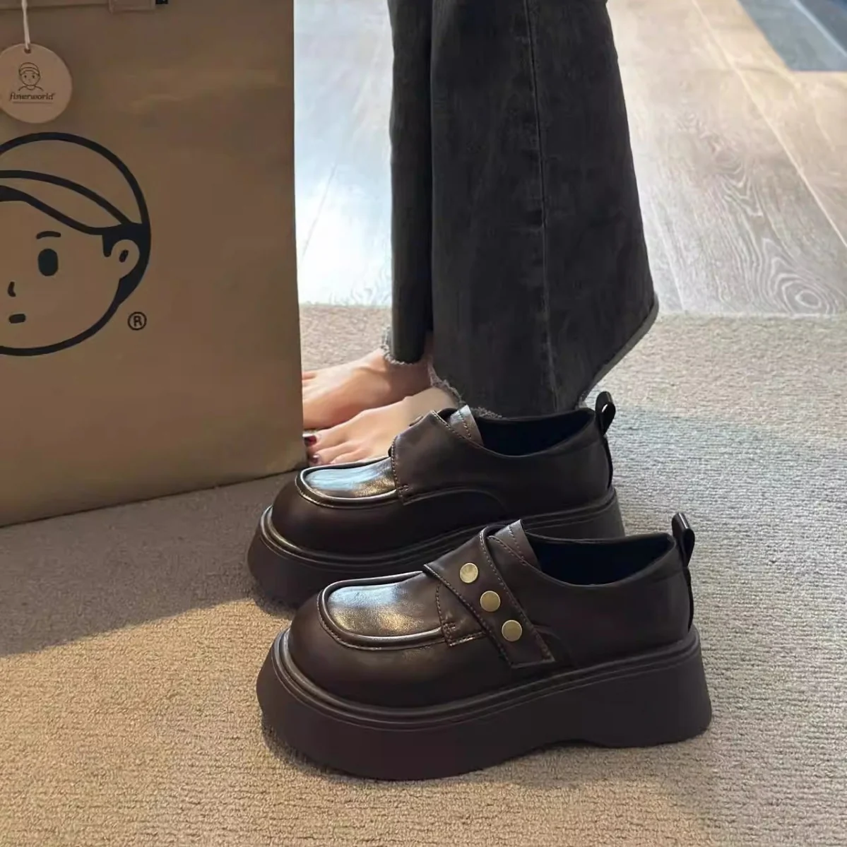 Damen modische Chunky Loafers mit eleganten Metallknöpfen Heidi Mode - Image 2