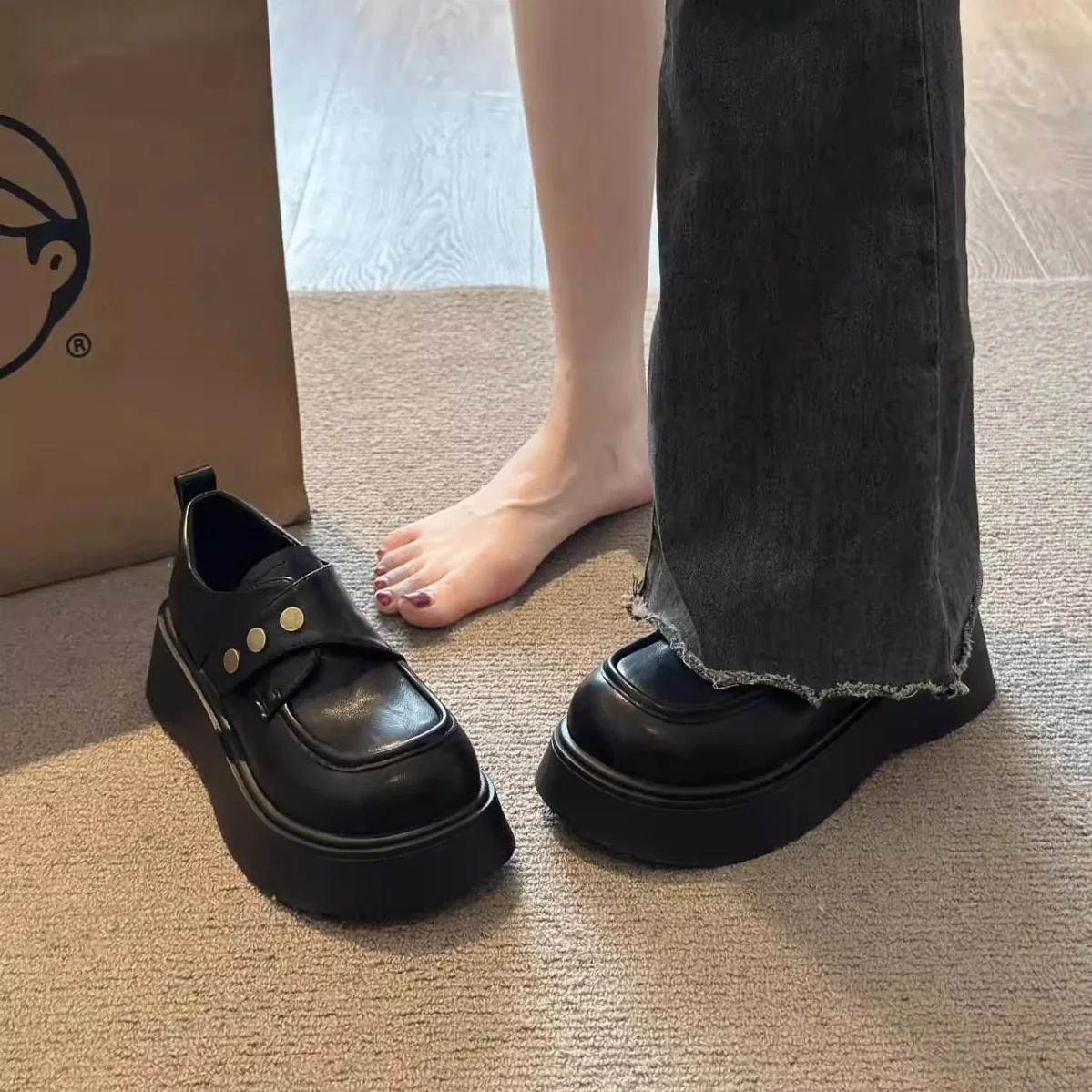 Damen modische Chunky Loafers mit eleganten Metallknöpfen Heidi Mode - Image 3