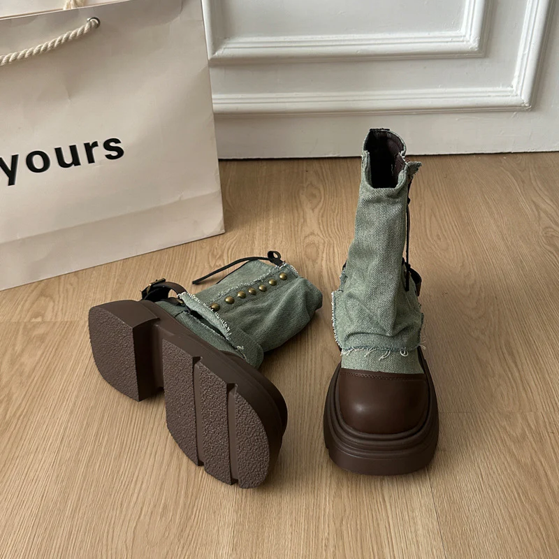Damen Modische Chunky Stiefeletten mit dekorativem Riemen und robustem Profil Heidi Mode - Image 7