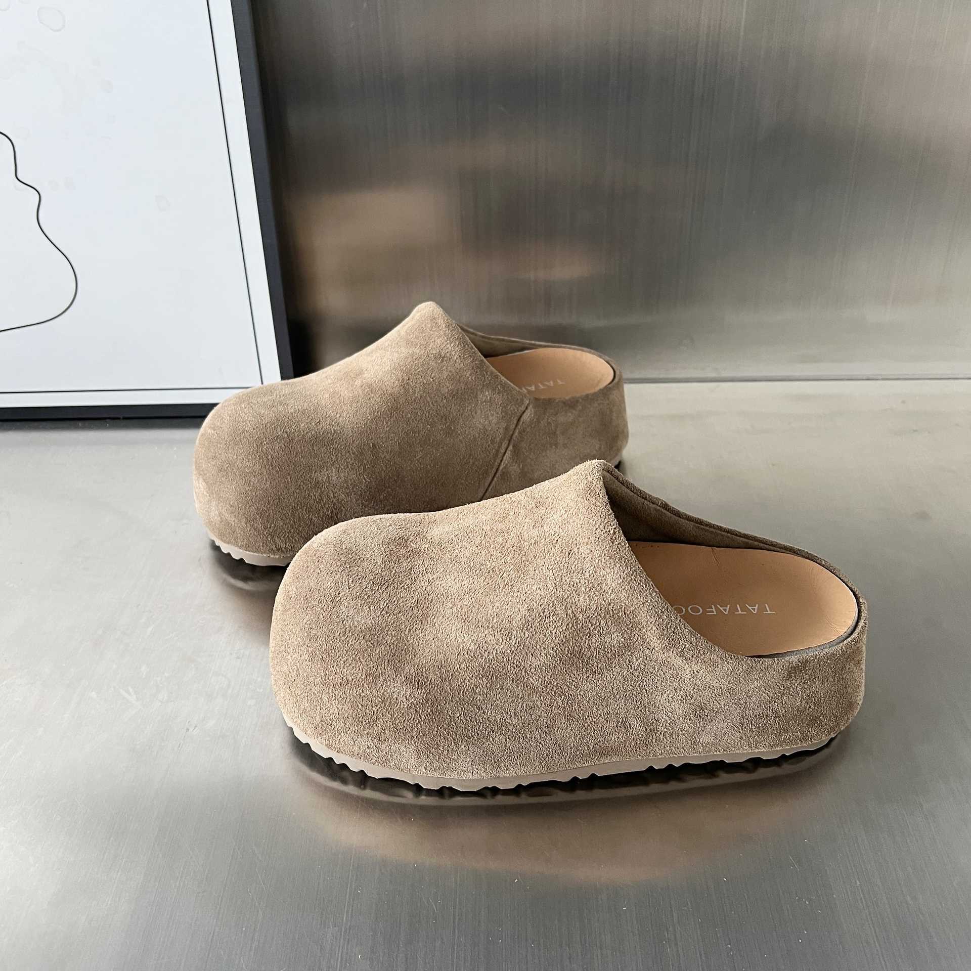 Damen modische Clogs aus weichem Wildleder mit ergonomischem Fußbett Heidi Mode - Image 2