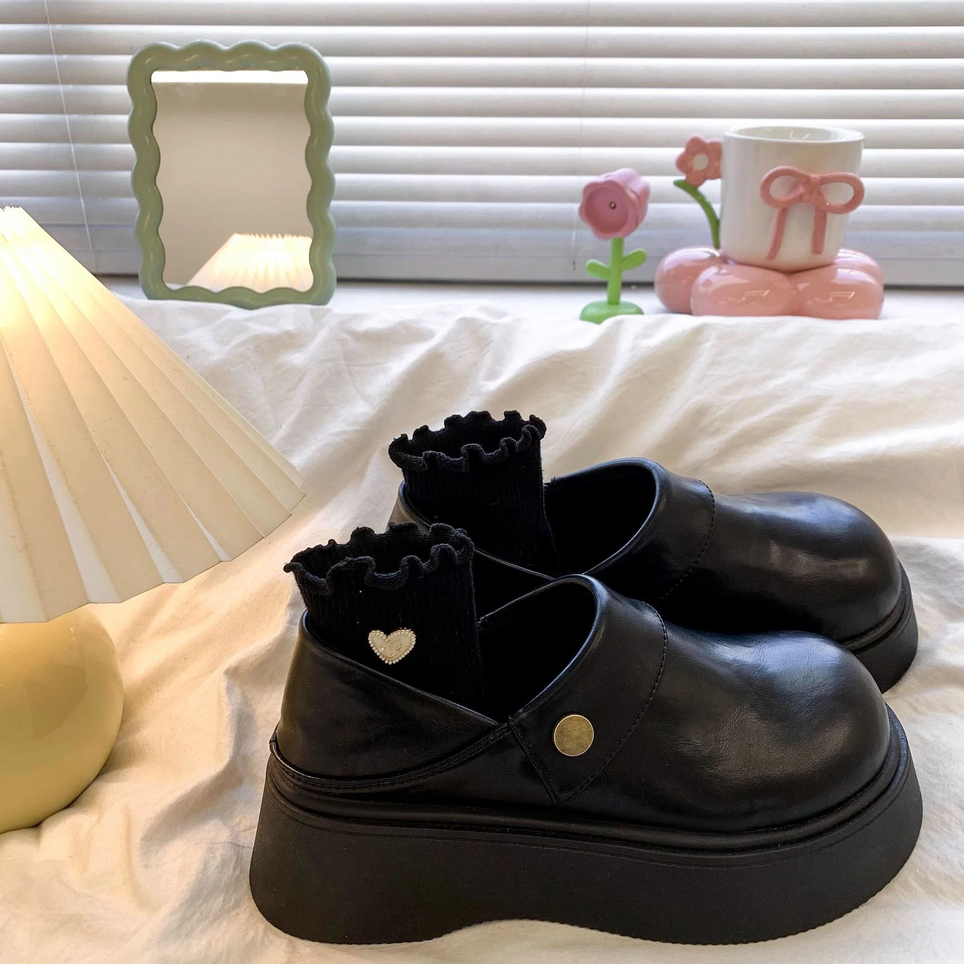 Damen Modische Clogs mit rutschfester Sohle und verspieltem Design Heidi Mode - Image 2