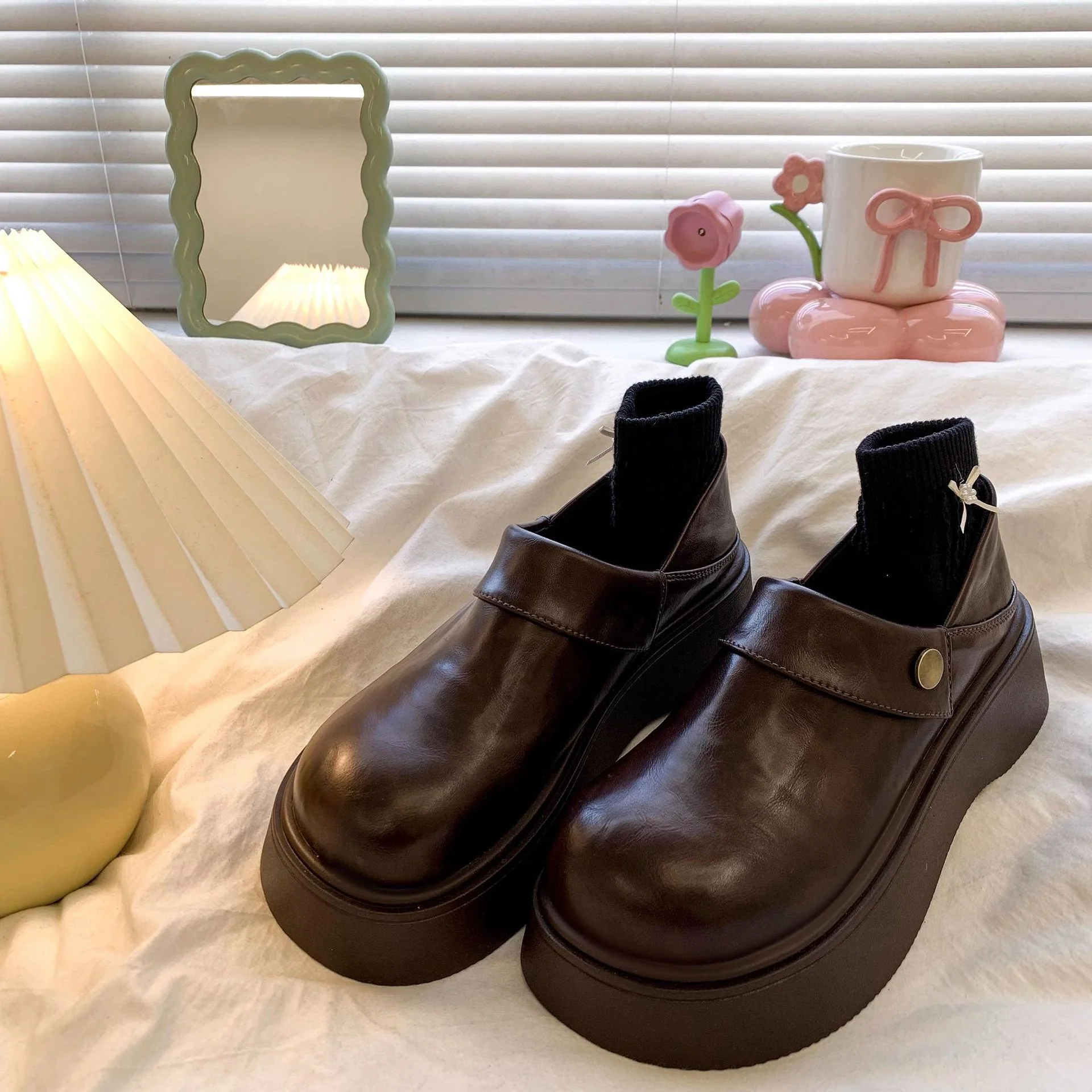 Damen Modische Clogs mit rutschfester Sohle und verspieltem Design Heidi Mode - Image 3