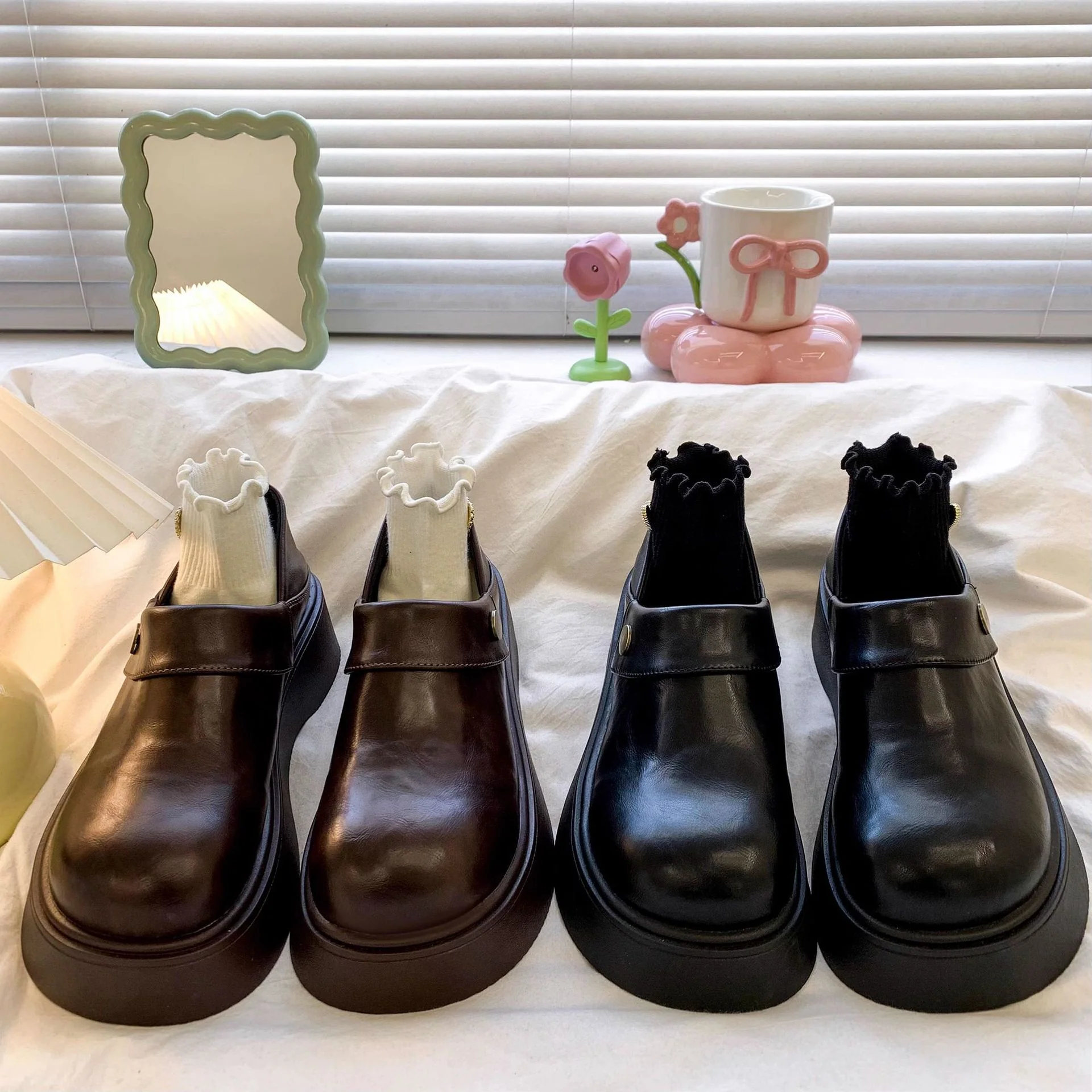 Damen Modische Clogs mit rutschfester Sohle und verspieltem Design Heidi Mode - Image 4