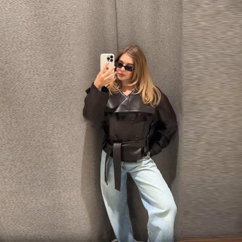 Damen Modische Cropped jacke mit doppelter Knopfleiste und breitem Kragen Heidi-Mode - Image 3