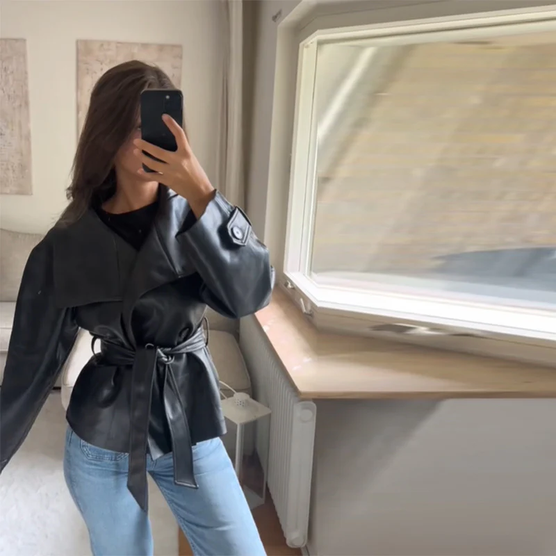 Damen Modische Cropped jacke mit doppelter Knopfleiste und breitem Kragen Heidi-Mode - Image 5