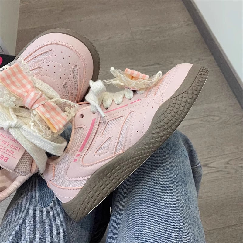 Damen Modische Freizeit Sneakers mit verspielten Applikationen Heidi Mode