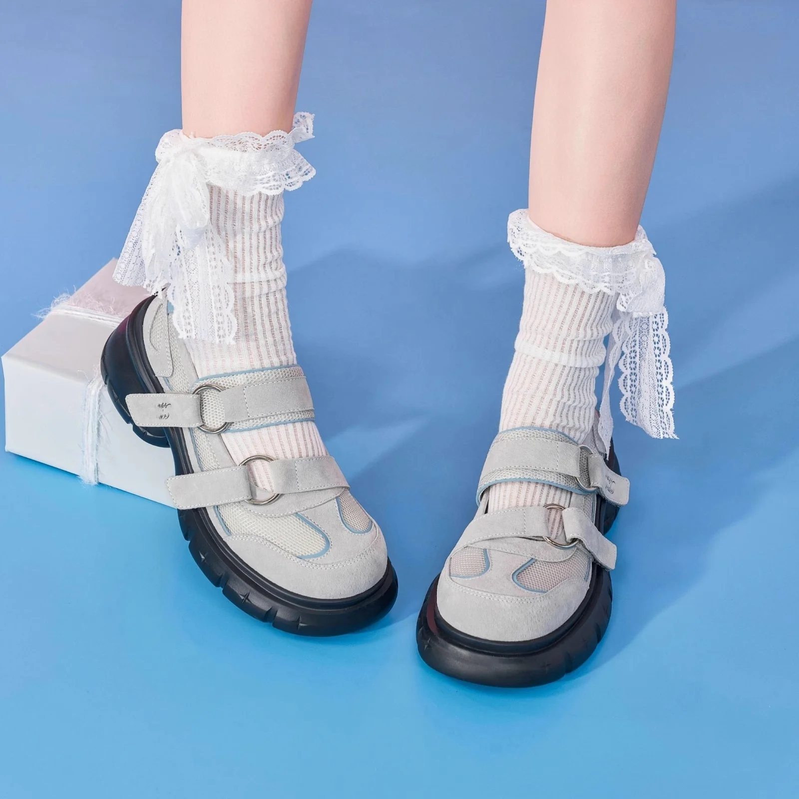 Damen modische Freizeitschuhe mit verstellbaren Riemen und dämpfender Profilsohle Heidi Mode - Image 4