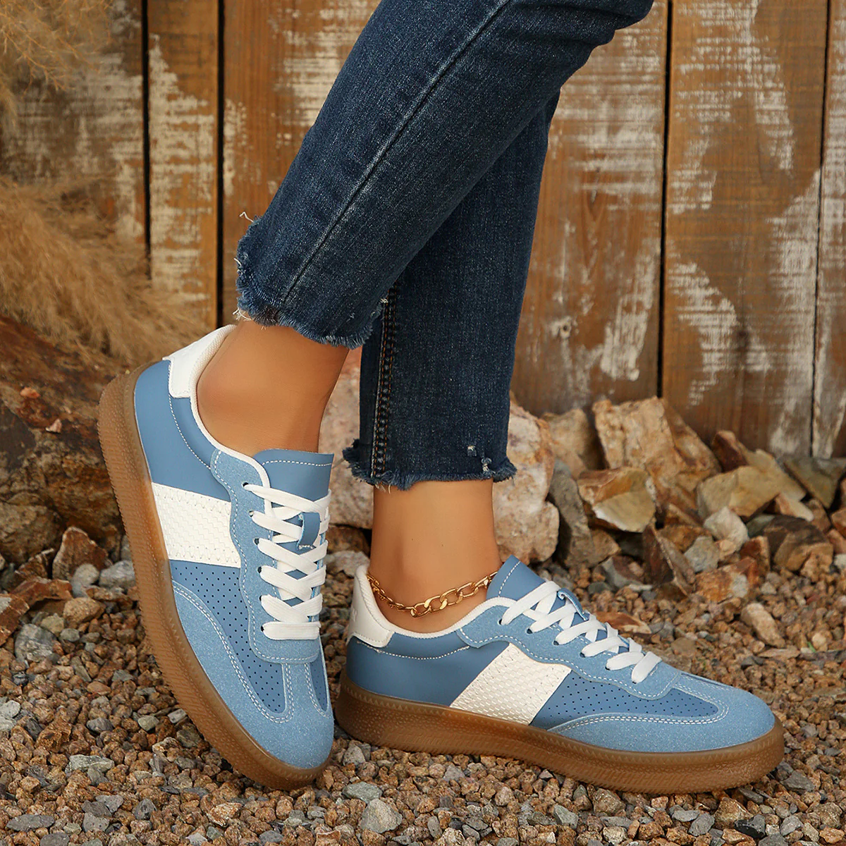 Damen Modische Freizeitsneaker mit perforiertem Obermaterial und rutschfester Laufsohle Heidi Mode - Image 3