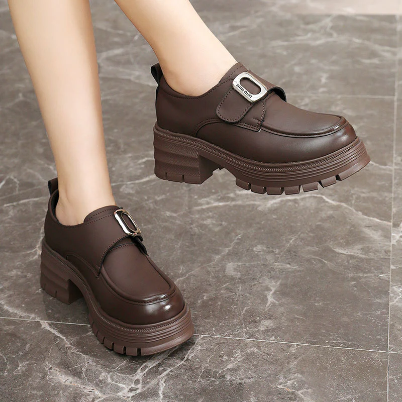 Damen modische Halbschuhe mit robustem Plateau und eleganter Schnalle Heidi Mode - Image 4