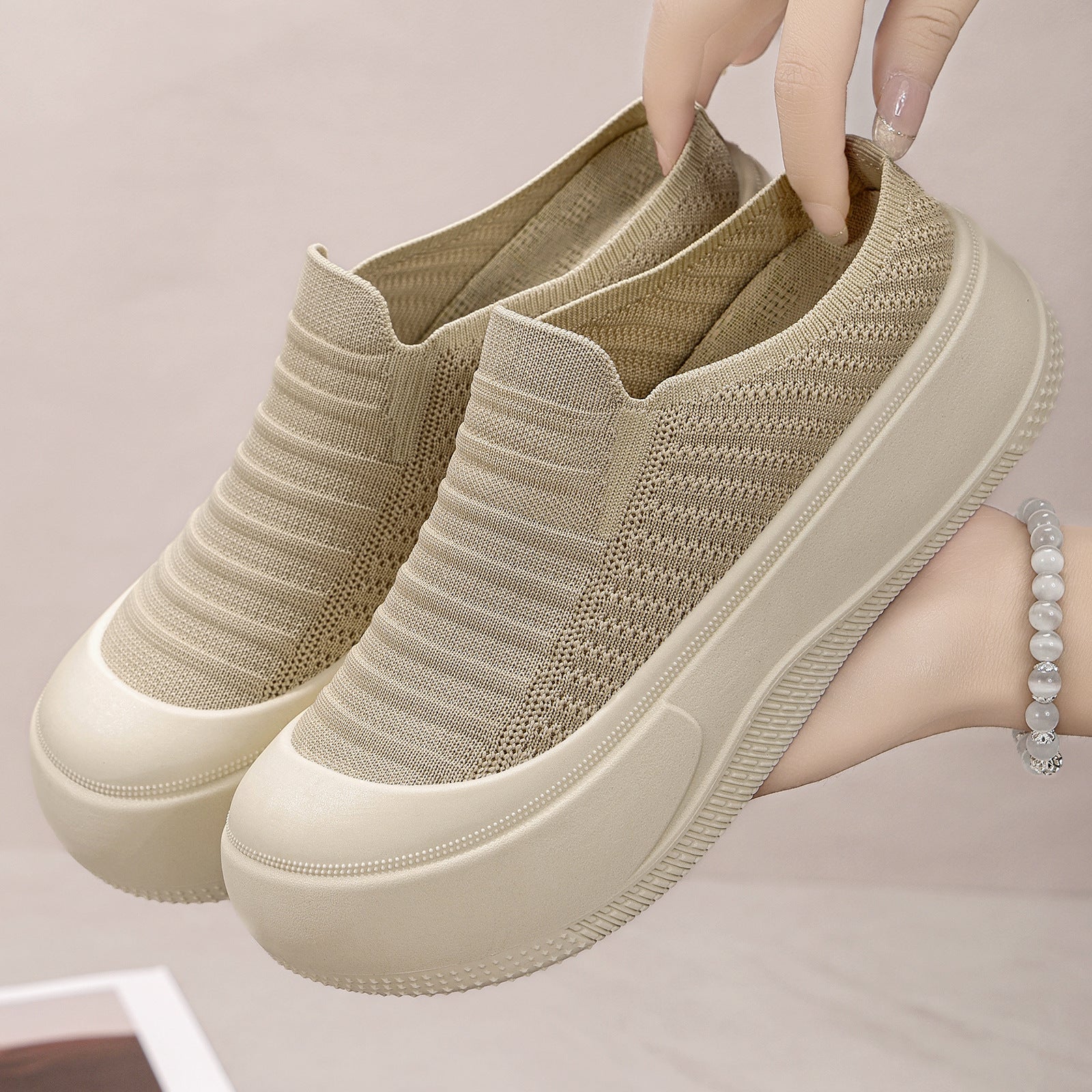 Damen modische Komfort-Slipper mit luftdurchlässigem Obermaterial und rutschfester Sohle Heidi Mode - Image 2