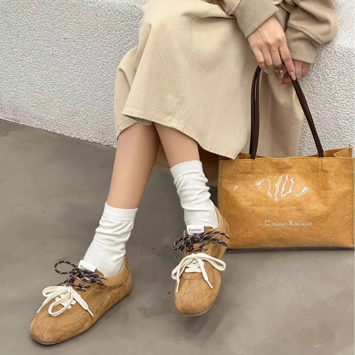 Damen modische Lace-Up Sneakers mit bequemen Schnürsenkeln und eleganten Akzenten Heidi Mode - Image 4