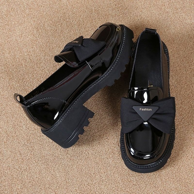 Damen modische Lack-Schuhe mit dekorativem Schleifenakzent und rutschfester Sohle Heidi Mode - Image 4