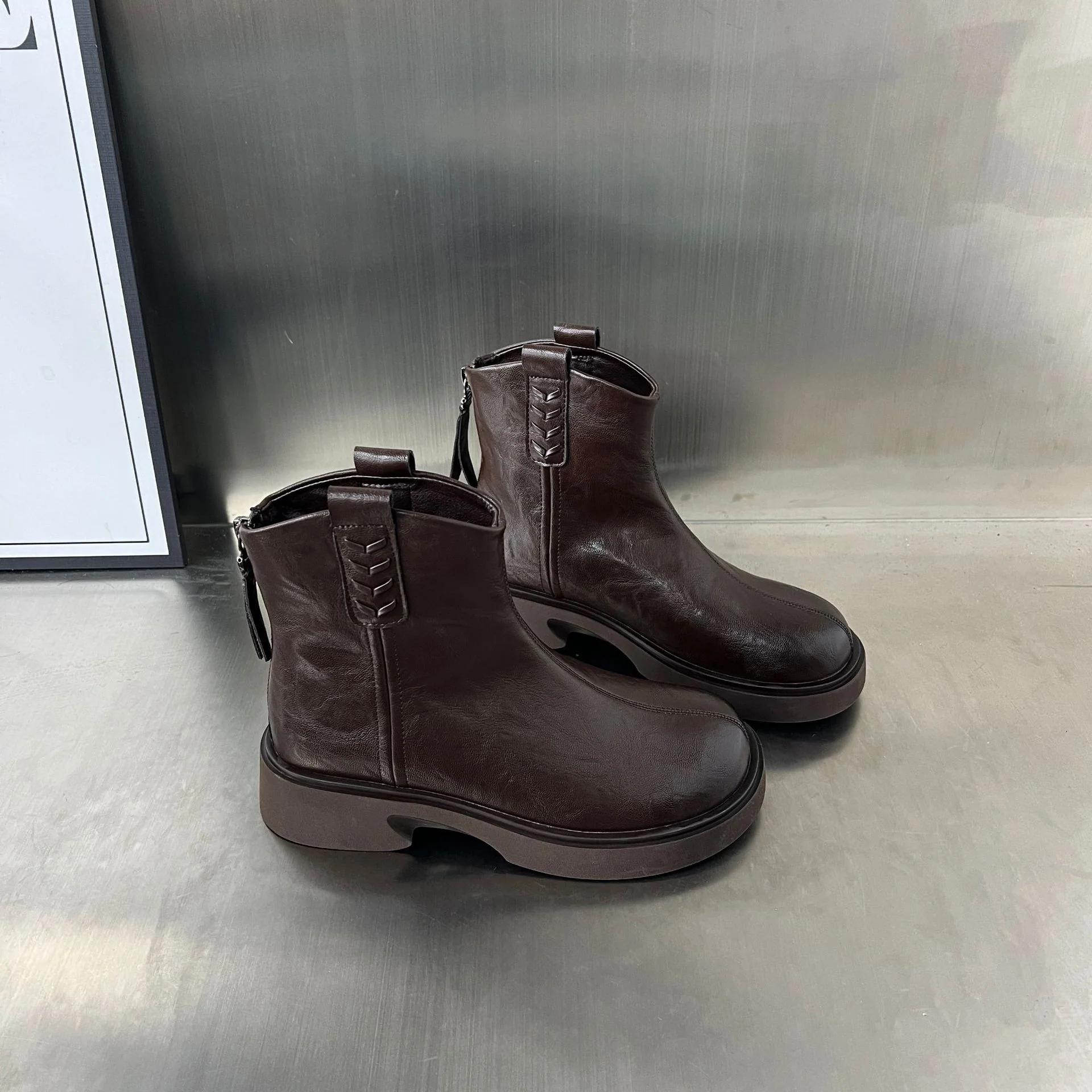 Damen Modische Leder-Stiefeletten mit robustem Plateau und feinem Zipper Heidi Mode - Image 4